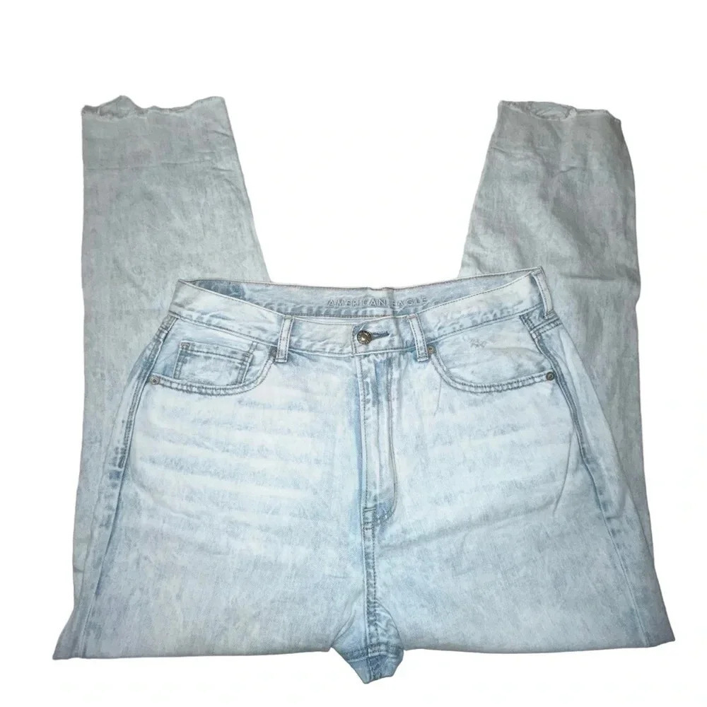 American Eagle Mom Jean 12 Light Acid Wash Distressed High Rise Tapered Denim